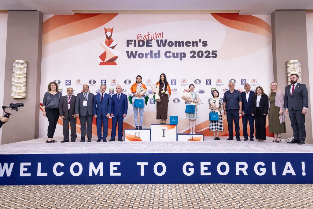 Divya Deshmukh Wins Women’s World Cup, Beats Humpy Koneru | PMN Patralok