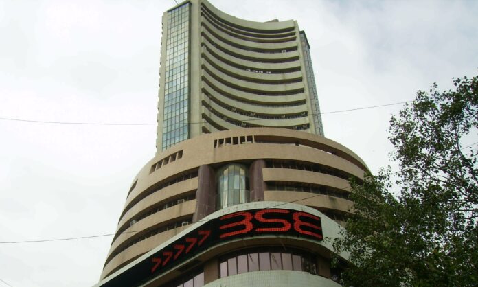 M-cap of 8 of Top-10 Companies Declined by ₹2.07 lakh crore (Image Source: https://commons.wikimedia.org/wiki/File:BSE_-_Bombay_Stock_Exchange_Building.jpg)