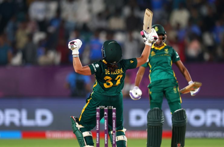 De Klerk Leads South Africa to Win Over India
